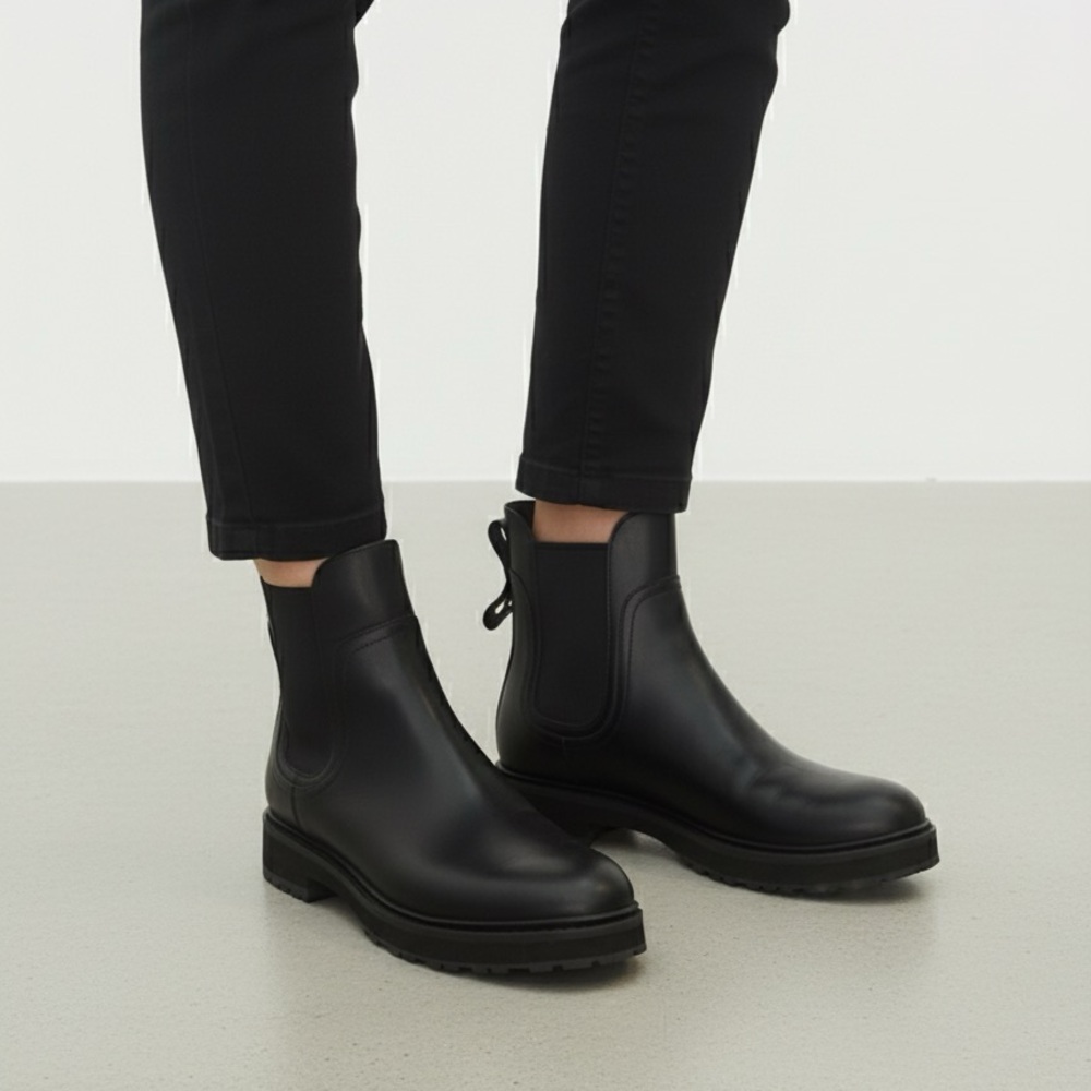 Cole Haan Black Leather Greenwich Chelsea Boots. size 6.5 waterproof